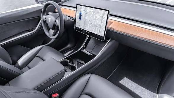 Model Y dashboard and 15.4 inch centre screen